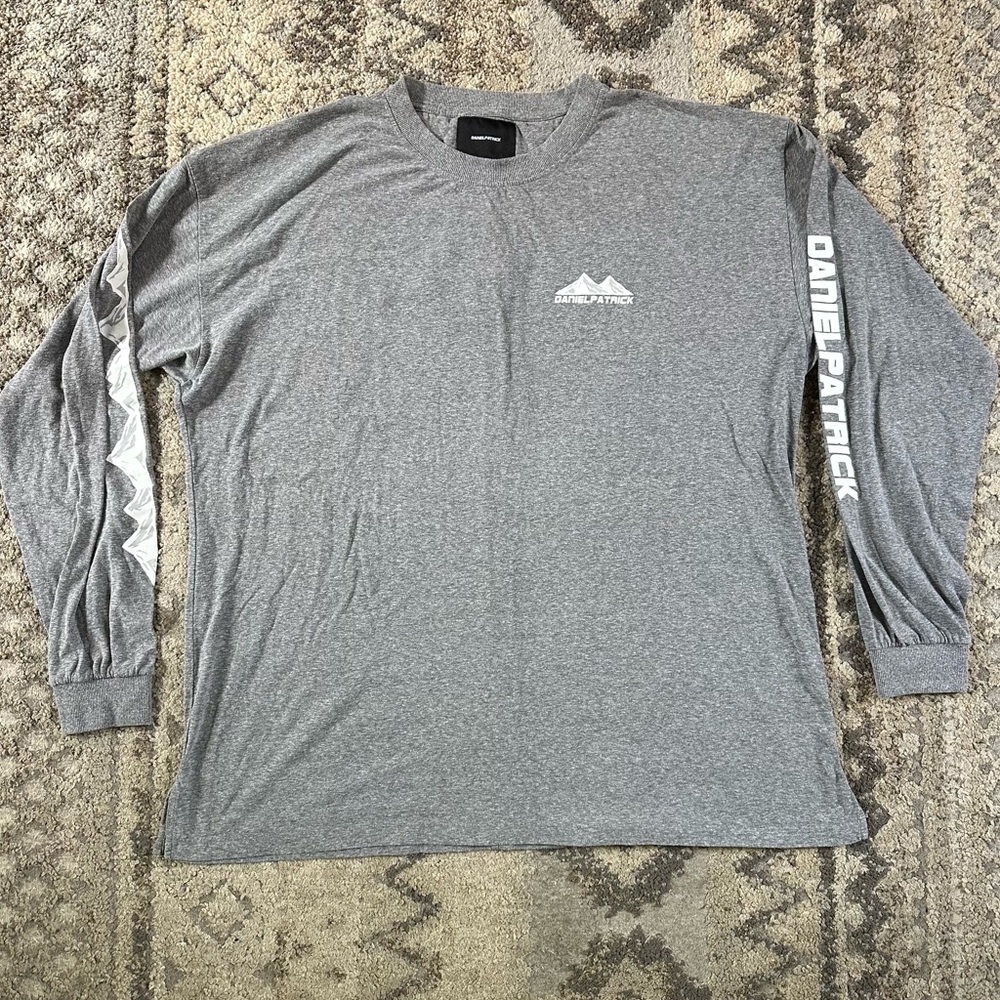 Daniel Patrick Gray Graphic Long Sleeve XXL